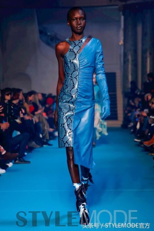 错视感的双拼印花才是今夏秋冬的最新流行指南!