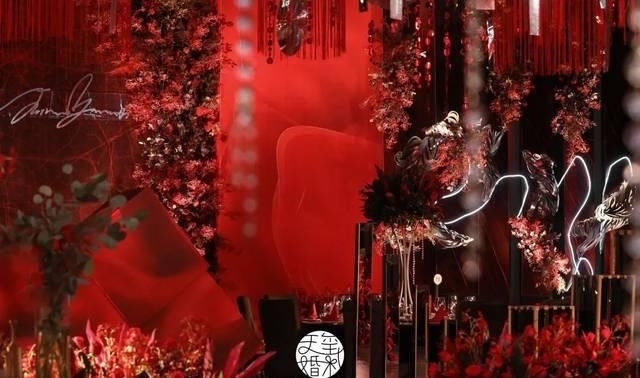  『完美』红黑配婚礼，高级与质感的完美结合