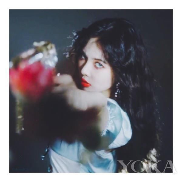 帅气性感女神泫雅 解锁夏日清凉穿搭