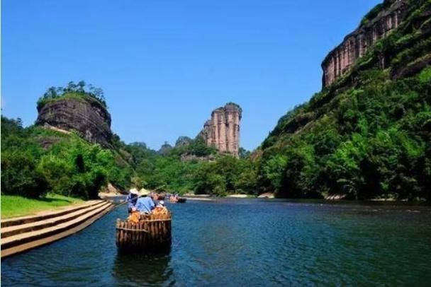 中国最“乌龙”高铁站，每天上千游客下错站，游客：这站名真坑爹