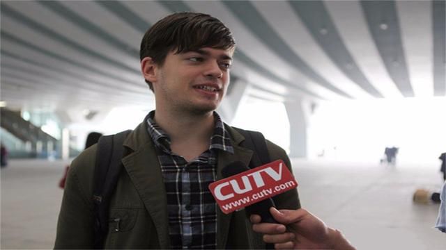 老外评价我国高铁：各地方都先进，但有一缺点得改！国人表示赞同