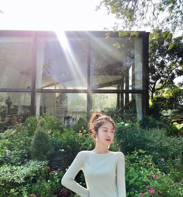  #显瘦#小个子女生穿什么?当然是显高显瘦,才更有回头率!
