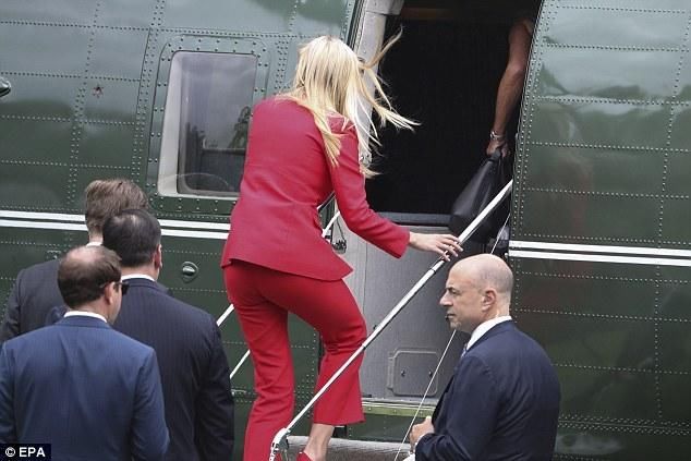 伊万卡穿一身火红装，宛若待嫁新娘，红色高跟鞋和大长腿更配哦！