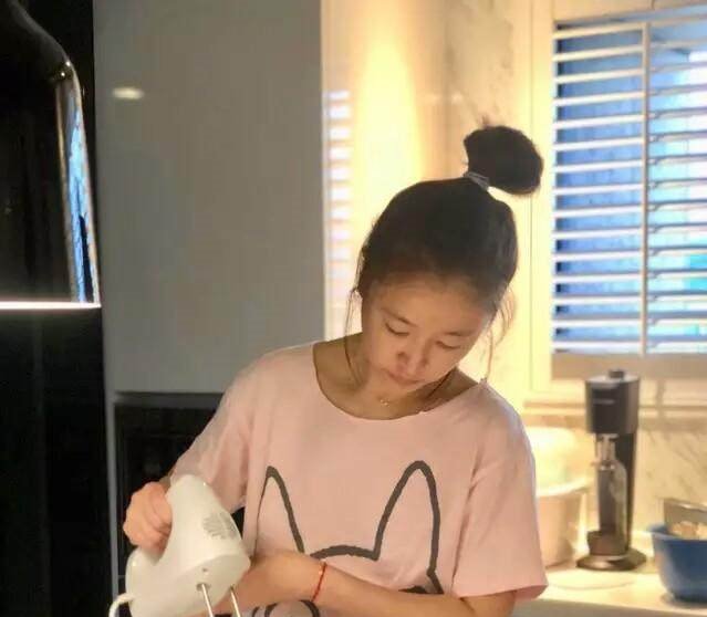 林心如正面回应网上疯传的丑照这是我吗晒出素颜照回击