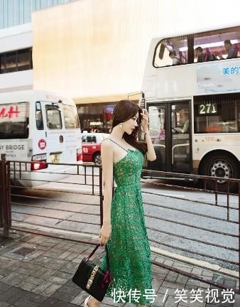 美女@穿搭紧致,展现曼妙的身姿!,美女街拍:时尚可爱的小姐姐