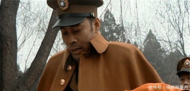 李云龙死讯传来 楚云飞朝大陆方向敬了一个标准军礼 说了7个字