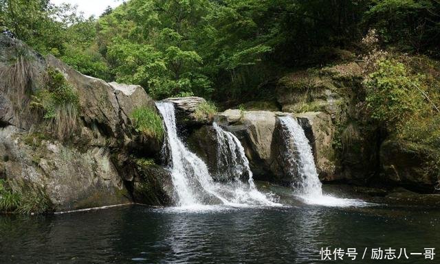 巴铁美女游中国，来到庐山后发现竟然不用门票！感慨中巴友谊万岁