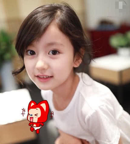 抖音小学生精通化妆，秒变“夜店公主”引热议，让人惊呼不敢网恋