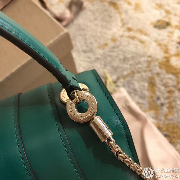 宝格丽祖母绿小号蛇头包入手评测