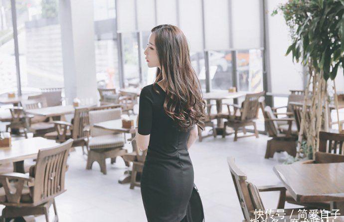 「 真好」开叉黑裙衬托妩媚身姿，真好看，街拍：冷艳又精致的气质美女