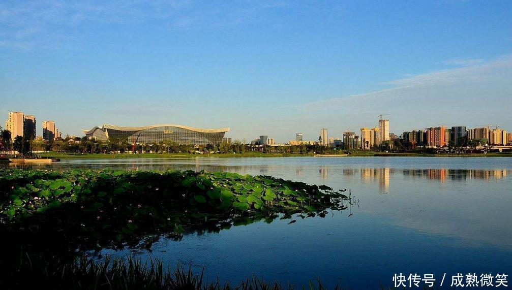 中西部竞争激烈的三座城，重庆、成都和武汉，你更看好哪一个？