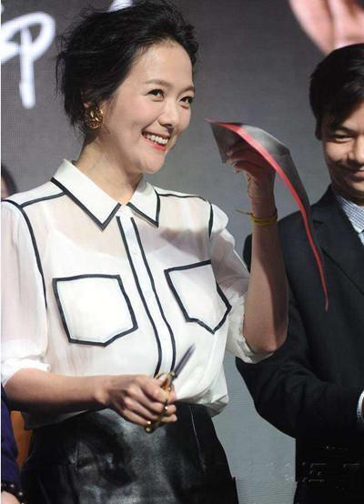 39岁杨乐乐与41岁李湘出席活动，一个嫩的似少女一个真像妈妈