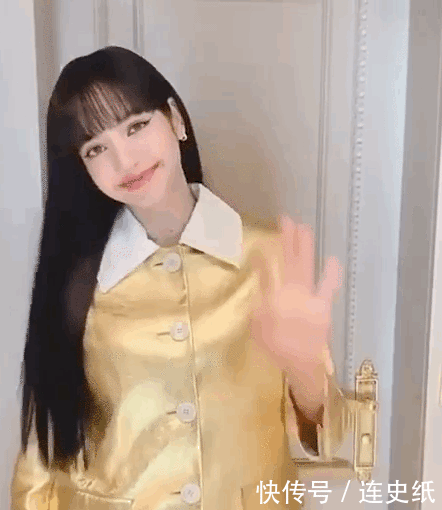  亮相：人间芭比Lisa亮相Prada秀场 向你发射甜蜜暴击