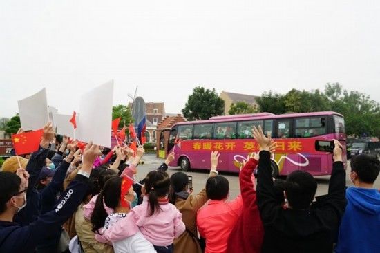  援助：春暖花开英雄归来 广西中医药大学第二批援助湖北医疗队凯旋