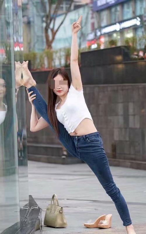 紧身裤始终保持腿部的舒适感，非常优雅迷人