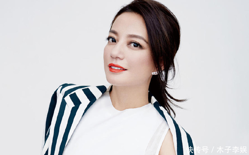 赵薇晒莫高窟照再惹质疑：不知道禁止拍照？了解真相后莫名心疼她