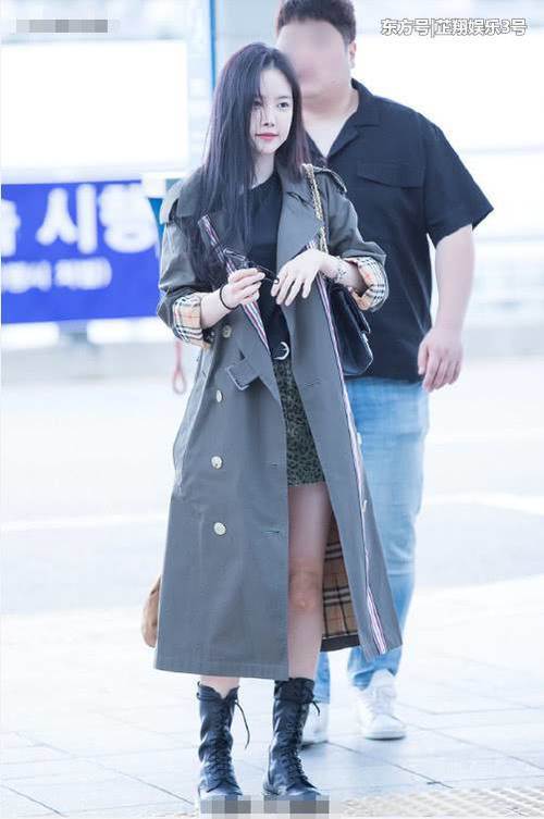 孙娜恩只是穿了件风大衣，168身高走出2米气场，大长腿太吸睛