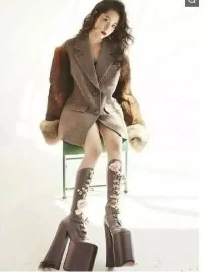 是女星“玩坏”了高跟鞋，还是高跟鞋“玩坏”了女星？网友：最后