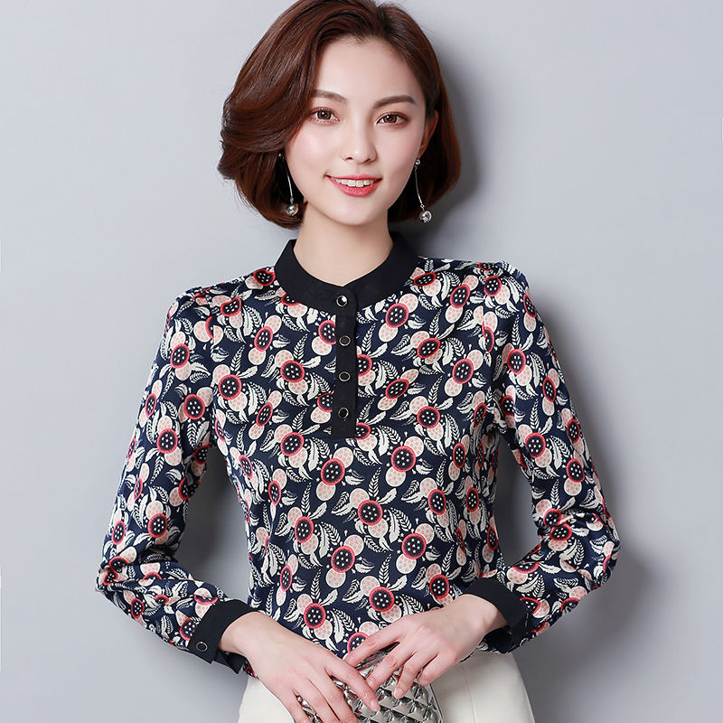 去逛街，无意间发现这，高级小衫，四五十岁女人穿，百搭又显年轻