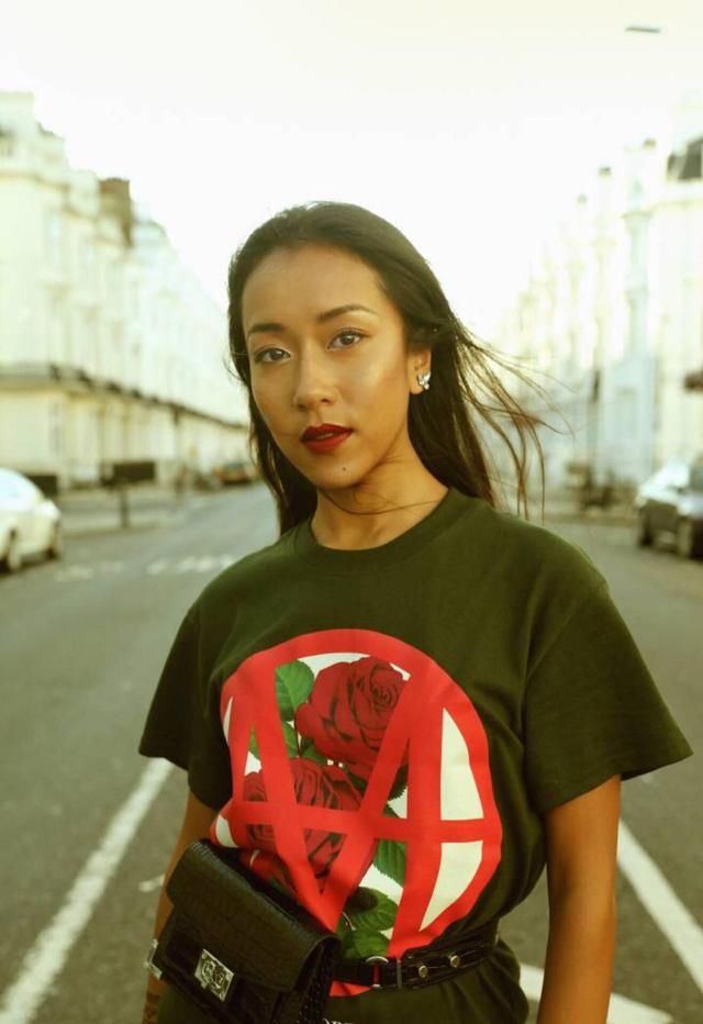 捕捉到一枚时尚精，别说，你们家吉克隽逸又美了！