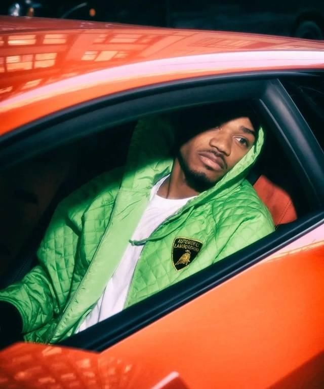  『服饰类产品』「Supreme x 兰博基尼」如何映射出豪华车企开拓时尚市场的野心