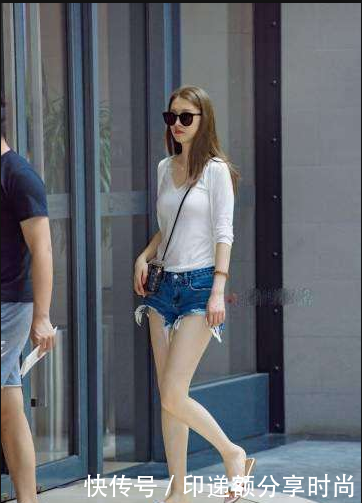 紧身裤充满了的迷人魅力,彰显你优雅妩媚完美身段!!