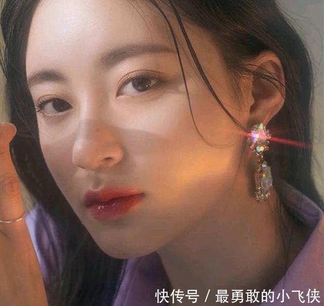 「微笑」有亮点的好看唇形微笑唇温柔有异性缘,花瓣唇性感饱满却少见!