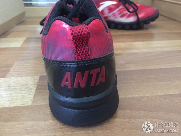 创意不错但没有做好-ANTI 安踏 ANTA 柔软柱跑鞋开箱