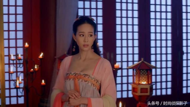 古装女子就寝前的穿着，舒畅清新、佟丽娅娇媚、范冰冰的最像睡衣