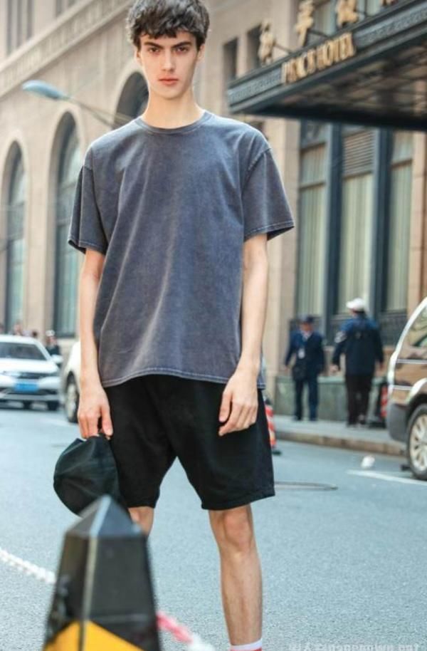 「营造」男生最潮流的时尚搭配 营造出最炫彩的个人形象