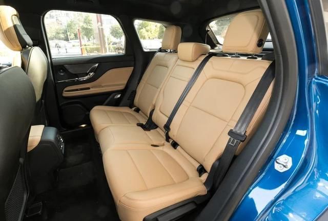  [虚拟座舱系统]30万买豪华SUV，你纠结的这几款，我都帮你盘清楚了！
