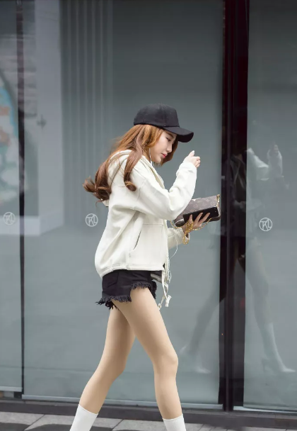 街拍时尚热裤长裙美女集合