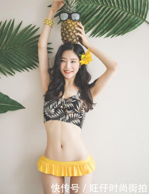 时尚飘逸的比基尼美女,气质出众,非常有魅力!