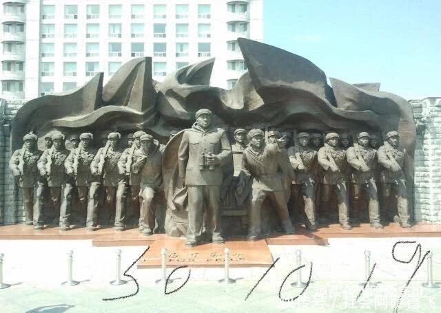  「大厦」中国最大边境城市,站在30层大厦看朝鲜新义州,你会更爱