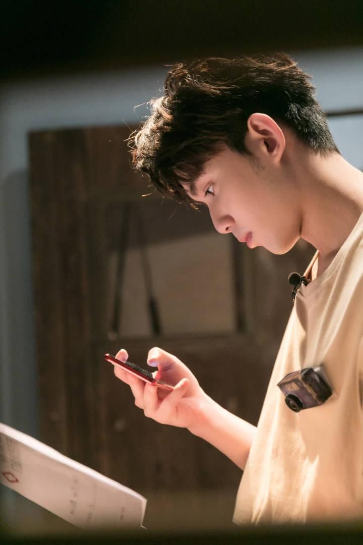 吴磊你穿T恤还挺帅，趁着夏天还在，男票来一款，带出去倍有面