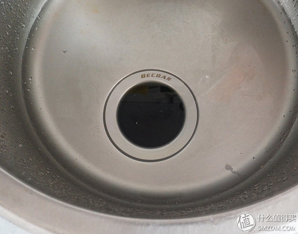 自己安装so easy，用上BECBAS 贝克巴斯 E70垃圾处理器，老妈说了句“好”!