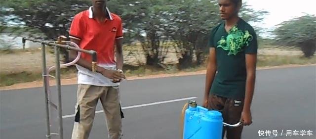 外国小哥发明“自行车”喷雾器，一天能喷20亩地，50元改装一台