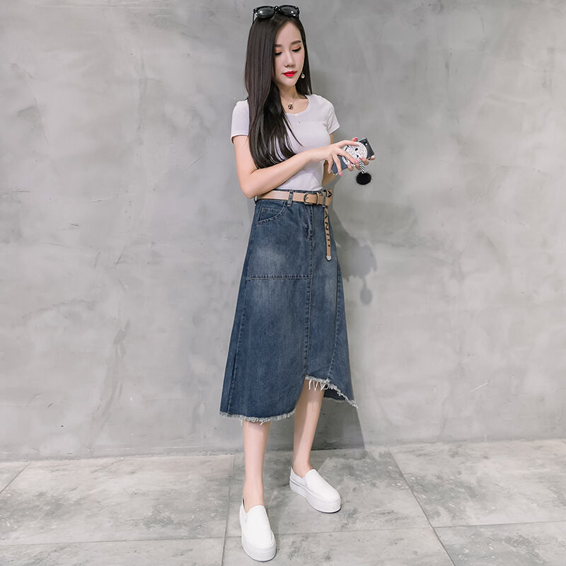 这些裙子是真心好看，闺蜜看见就走不动道了，穷成那样还买了2条