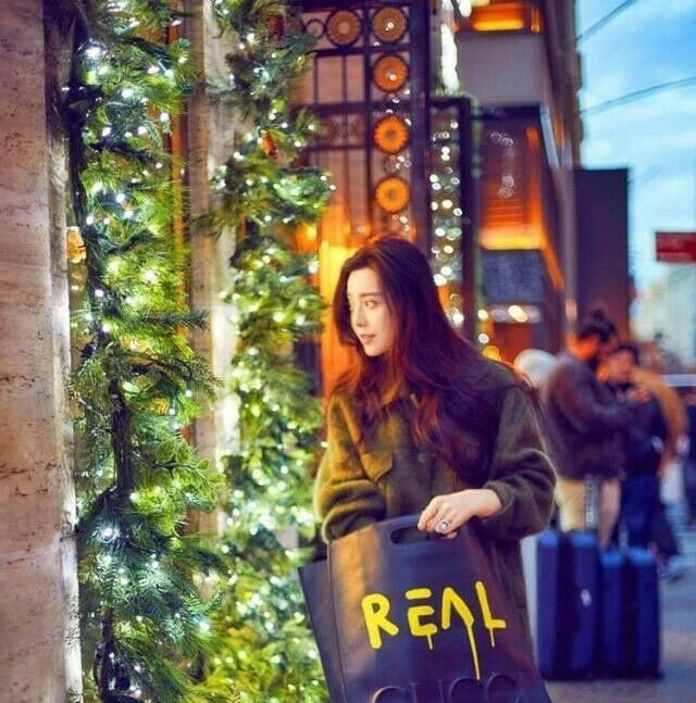 范冰冰最新街拍美翻啦，却有人说鞋子辣眼睛