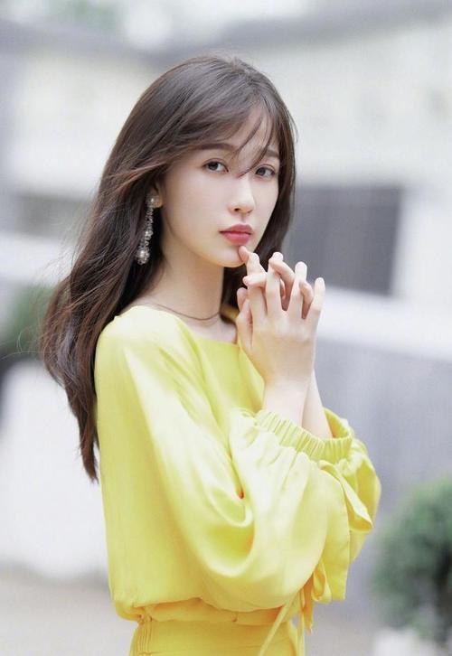 虞书欣解锁清新可爱风，秒变日系美少女！