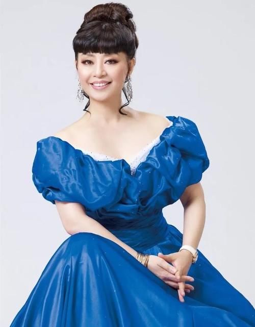 『不少』32岁离婚,42岁再婚嫁法国名门望族,殷秀梅坚持不改国籍,外籍丈夫支持她