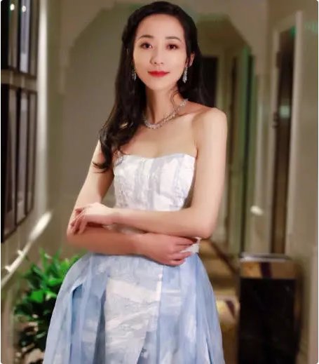 韩雪也是个“心机女”，网友:一身装扮不仅能秀腿还瘦十斤