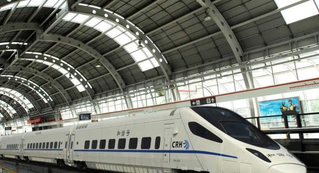 中国高铁技术顶尖，为何青藏线还要用美国火车？这两项原因很重要