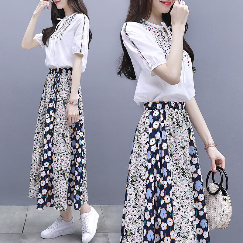 爱穿美装的小个子女人,试试这二件套,显高又提气场,时髦超美嫩