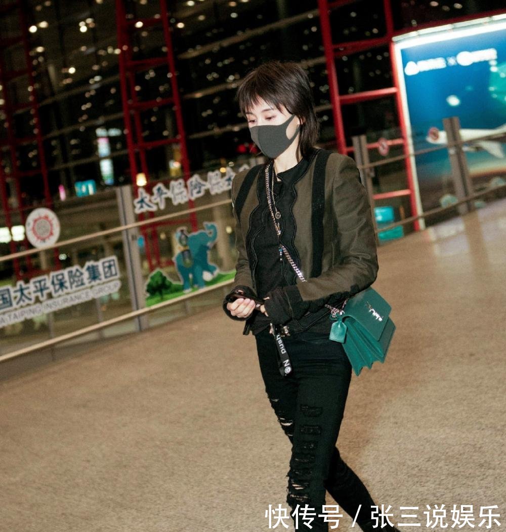 王子文真会穿, 牛仔裤配皮靴穿出摩登风, 网友: 比杨幂还会搭配