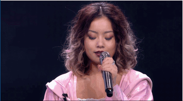 眼妆对于女生有多重要？看看整容级别的王菊就知道