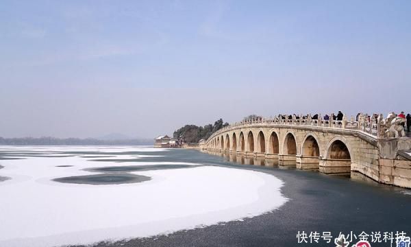 北京迎2019入冬初雪 颐和园雪景美如画