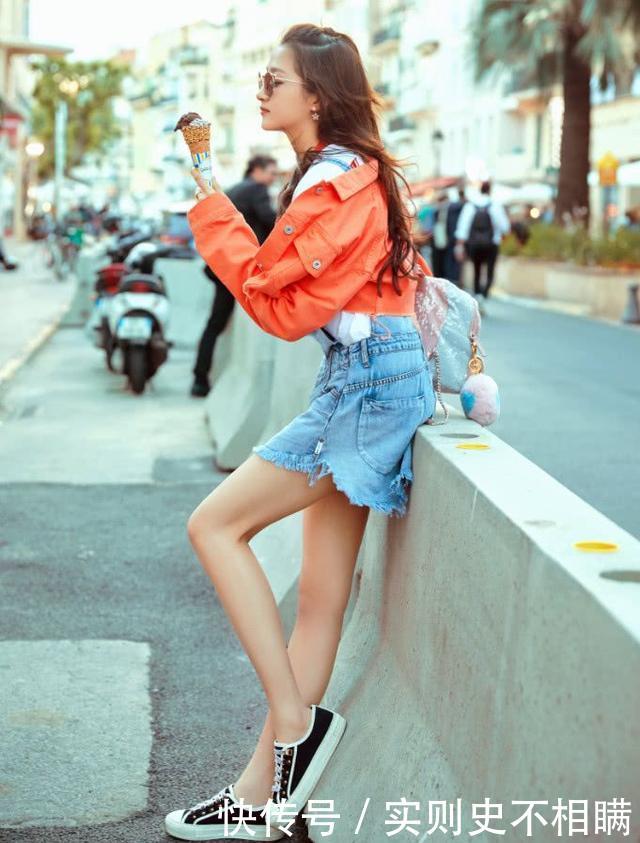  #看起来比较#老爹鞋过时了！经典帆布鞋才是经典百搭款，女明星们穿上都很好看