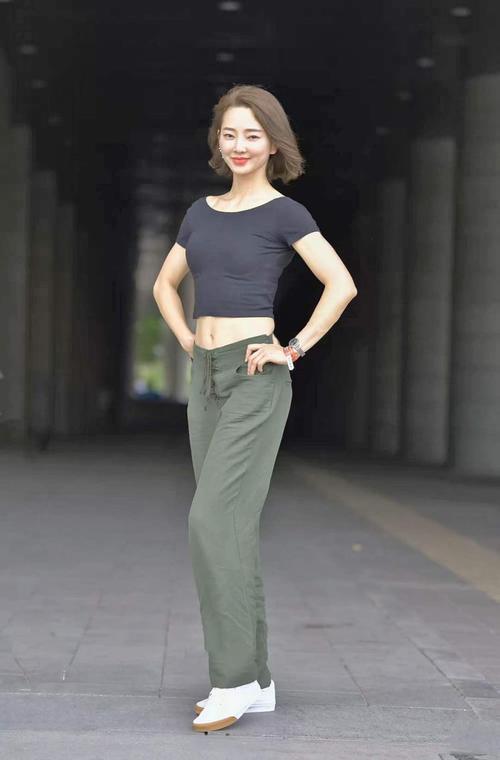 街拍：白富美级别的气质美女，名媛范十足，这是要迷倒多少直男！