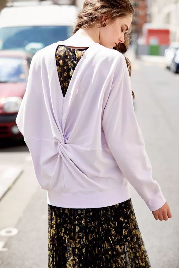 什么?听说现在合格的猫奴都直接把猫主子穿在身上了!